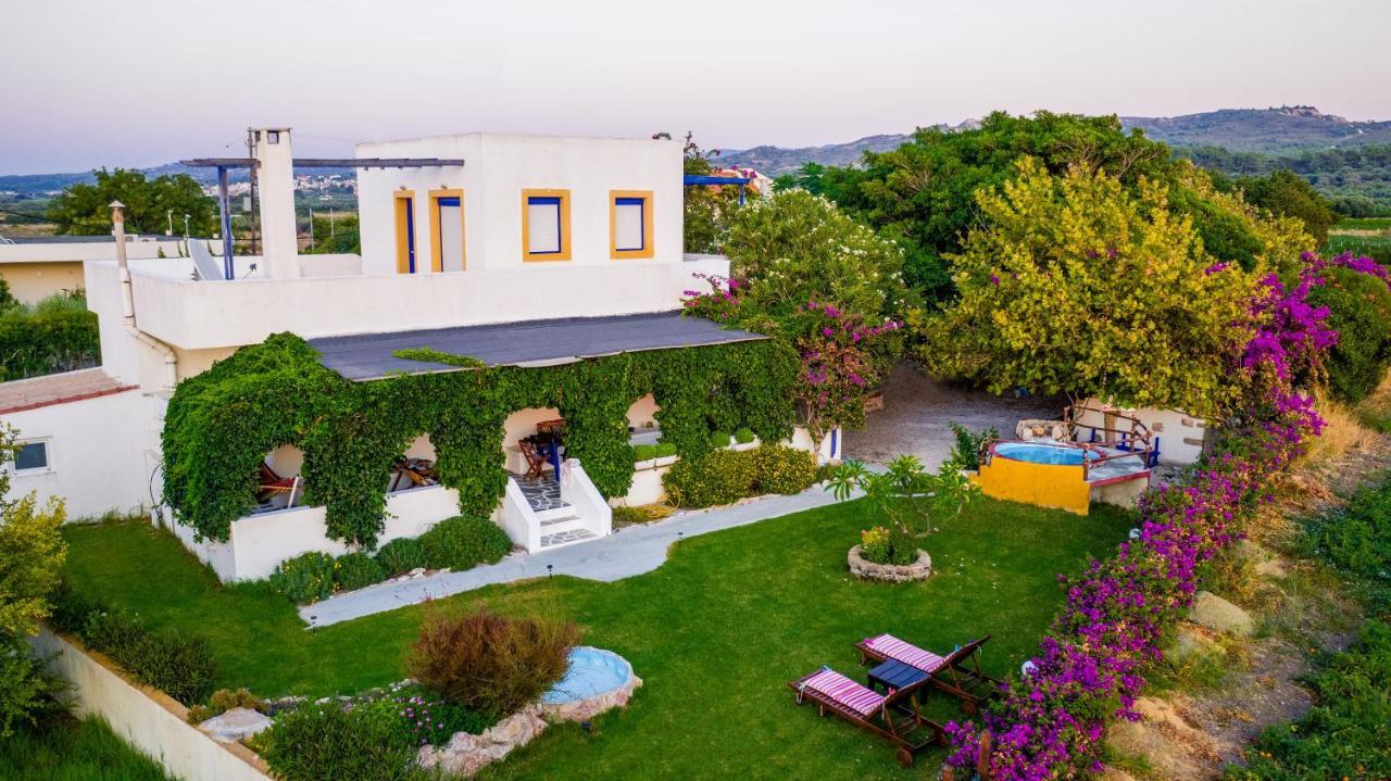 Villa Marqua Kalavárda エクステリア 写真